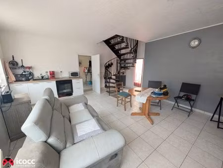 maison de 2 chambres  avec extérieur
