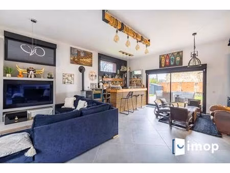 pavillon individuel contemporain sur 1259 m² de terrain à sainte geneviève des bois