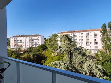 bourg-les-valence : t3 - balcon - cave - parking privé