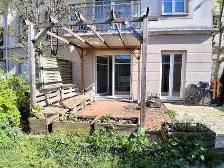 grand studio de 32 12 m² en meuble