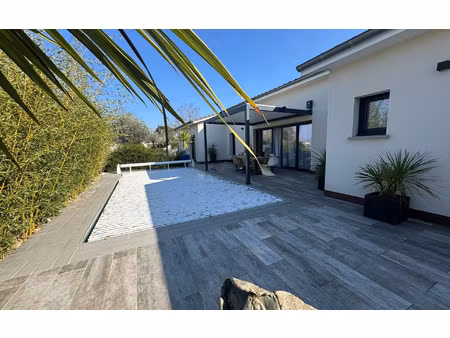 location maison  m² t-5 à chatuzange-le-goubet  1 900 €