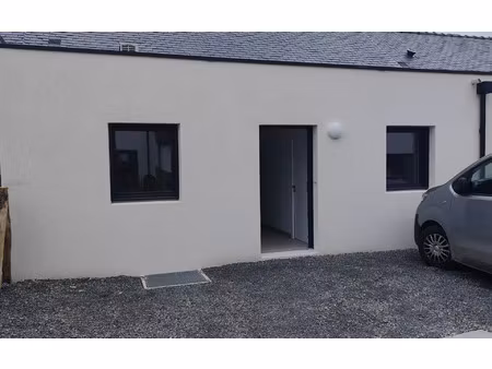 location maison  m² t-3 à milizac  950 €
