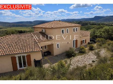 bastide avec piscine et vues panoramiques au cœur des corbières