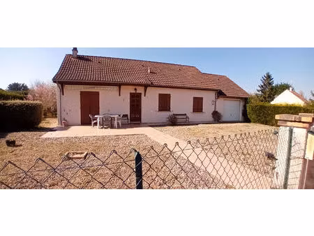 maison plein pied saint parize le chatel  80 m2