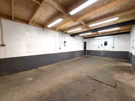 entrepôt de 140 m² idéal pour stockage/atelier à ottignies