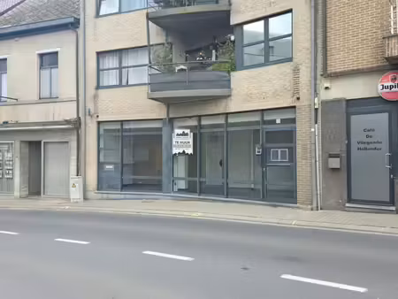 handelspand/kantoor van 372m² in het hart van denderhoutem