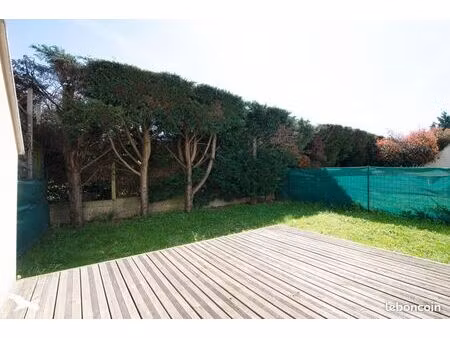 villa 4 pièces 80 m²