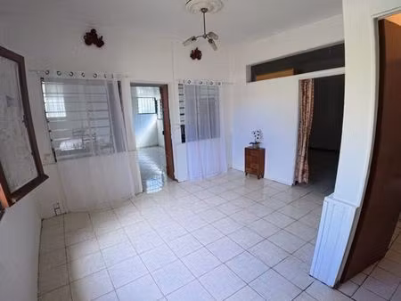 maison satec f4 + dépendance à rafraîchir