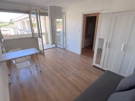 à louer – appartement t1 bis meublé de 30 m² en basse ville d’auch