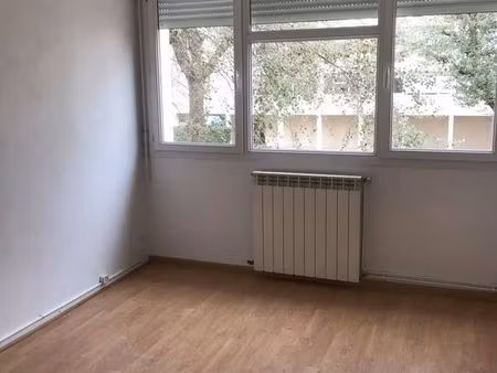 location t4 bis– talence / forum – idéalement situé proche centre ville et commerces