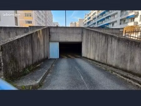 place parking gerland 69007