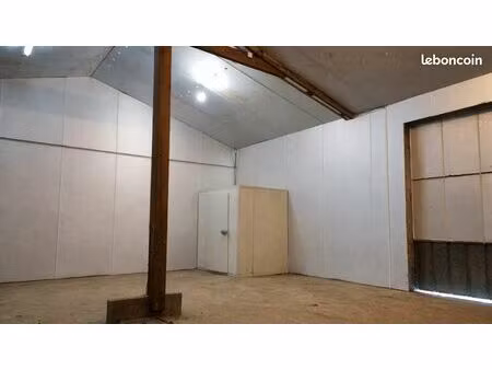 hangar - local 65 m² à louer – lys haut layon