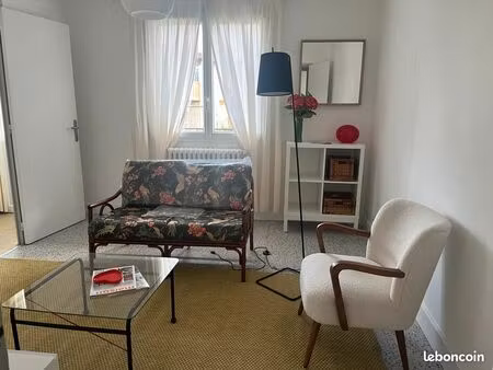 grand t2 entre mouzon et mairie dans maison de 2 appartements
