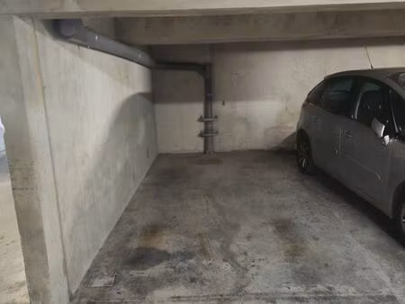 location garage rue saint gabriel 13014