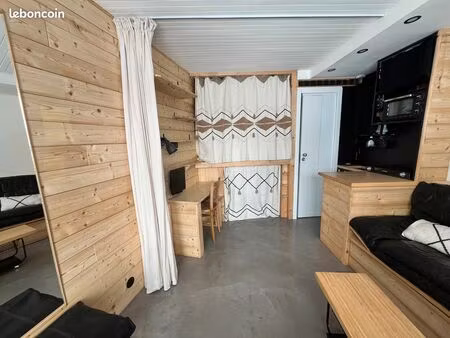 location à l'année studio charges comprises