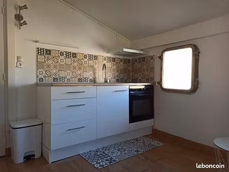location t2 meublé dernier étage vue mer