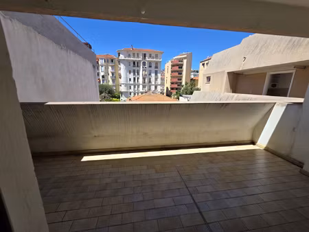 155 000 eur - opportunité rare à nice quartier libération