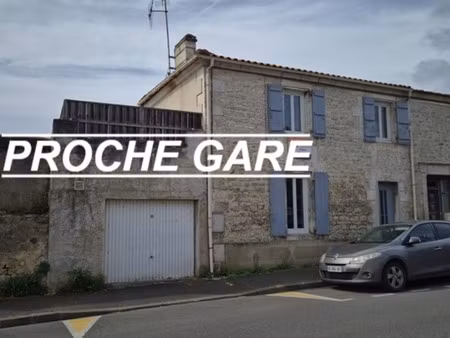 maison proche gare  terrasse  cour  3 chambres