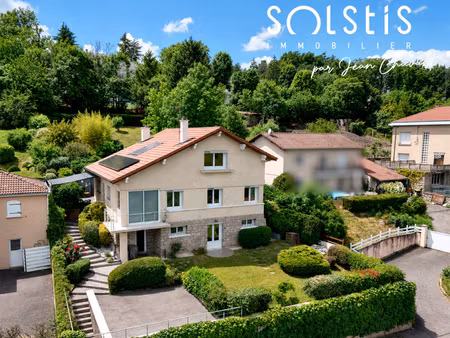 à st genest lerpt *** maison familiale de 204 m2 *** terrain