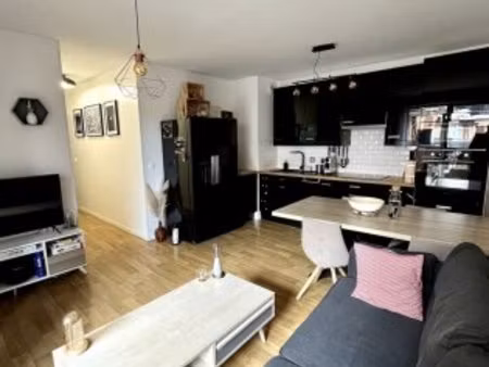 meublé moderne 2 pièces avec balcon