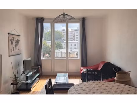 location appartement  m² t-2 à brest  650 €