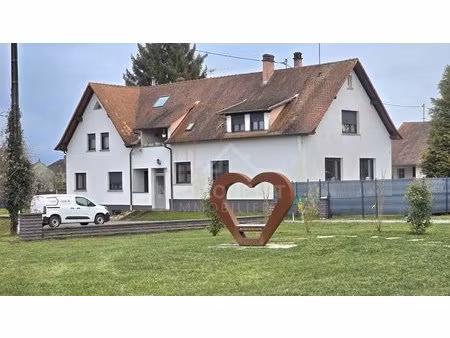 -- spacieux 4 pièces avec balcon et garage --