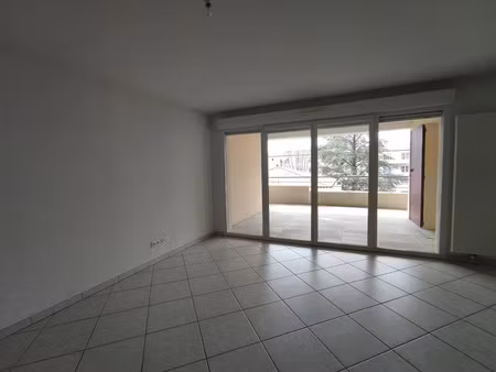 location appartement 3 pièces 89.35 m² à manosque (04100)  1 000 €