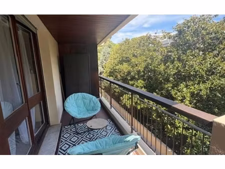location appartement  m² t-2 à nice  897 €