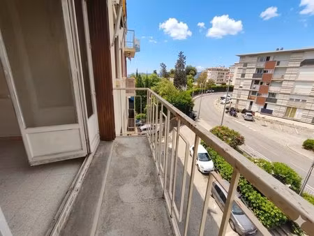 nice nord 2 pieces avec balcon cave et parking