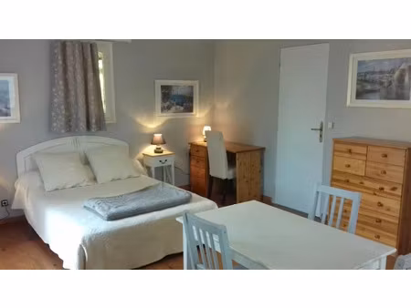 location meublée appartement 1 pièce 29 m² à aix-en-provence (13090)  750 €