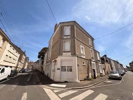 a vendre angers quartier gare studio 13 m² libre de locataire