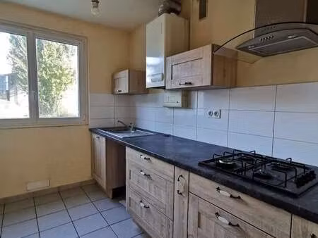 location appartement 5 pièces à guingamp (22200) : à louer 5 pièces / 68m² guingamp
