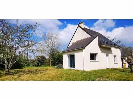 location maison à saint-aubin-du-cormier (35140) : à louer / 92m² saint-aubin-du-cormier