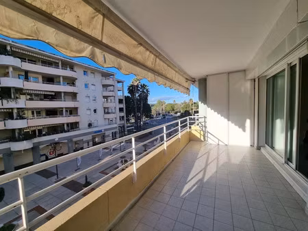 location appartement 3 pièces 63.16 m² à juan les pins (06160)  1 194 €