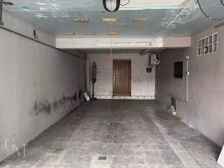 à louer – à gilly – garage +/- 47 m²