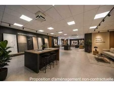 vaste entrepôt à fort potentiel au centre de frameries