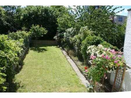 belle maison avec jardin dans un chouette quartier à uccle