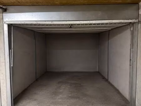grand box fermé 15m² - roquebrune-cap-martin