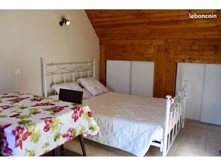 location studio meublé