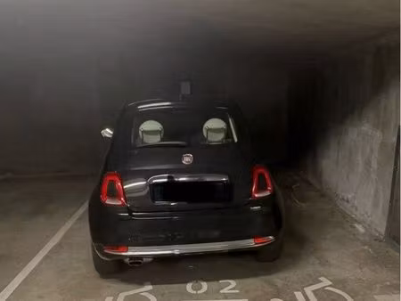 loue place parking hyper centre