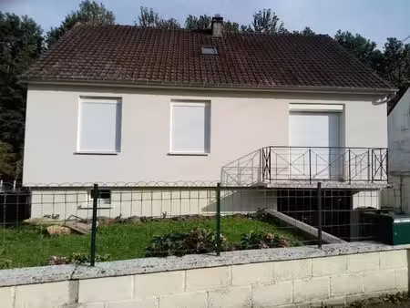 location maison 5 pièces 97 m² à blérancourt (02300)  890 €