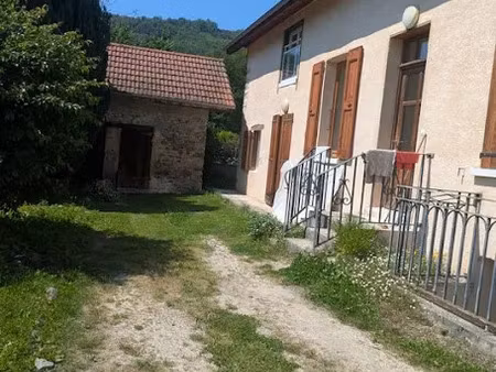 location maison 3 pièces 80 m² à vaulnaveys-le-haut (38410)  1 300 €