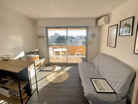 a saisir - studio meuble 20m2 proche frejus plage - 706.76/mois cc