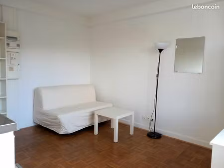 studio meublé  grande salle de bain  proche faculté de médecine  ilis  eurasanté
