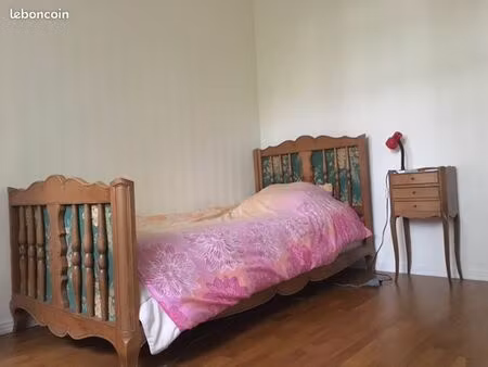 chambre meublée