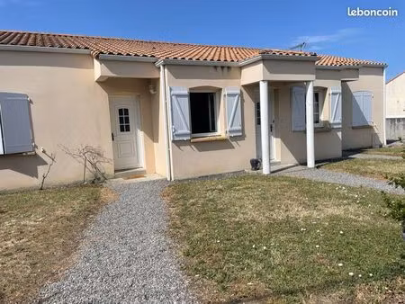 à louer - appartement t3 avec extérieur et garage