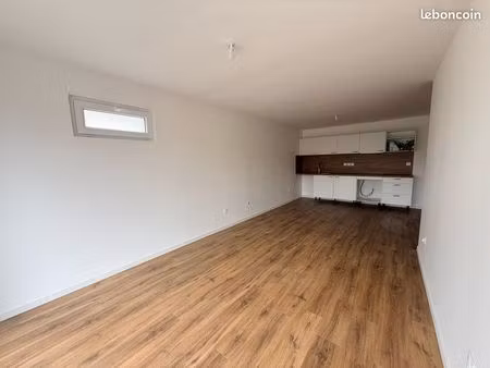 maison neuve avec terrasse