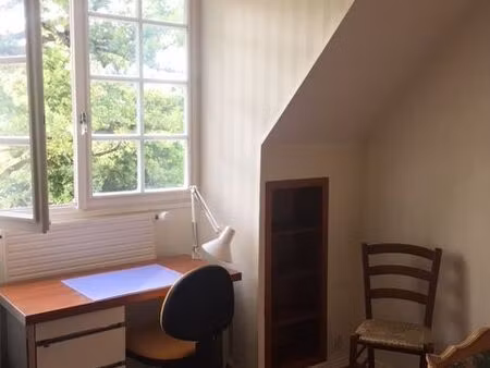 chambre meublée