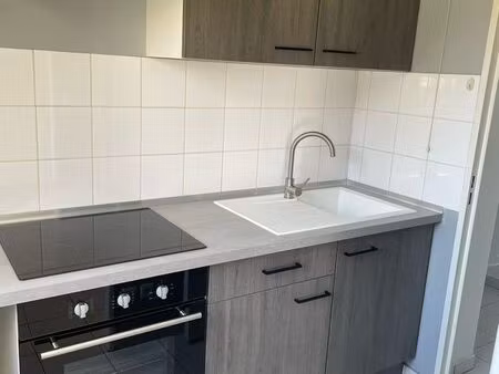 apparemment t2 balcon+ parking centre ville