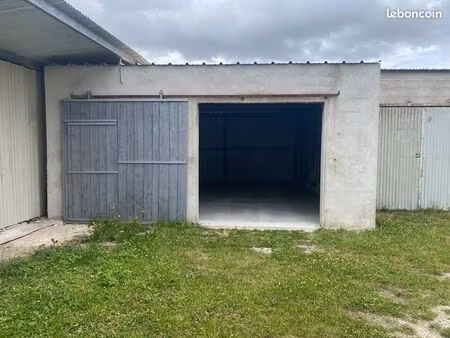 garage à louer – 43 m² à meursac (17)